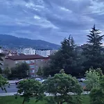 Lejlighed Con Cocina Abierta Y Vistas Verdes *