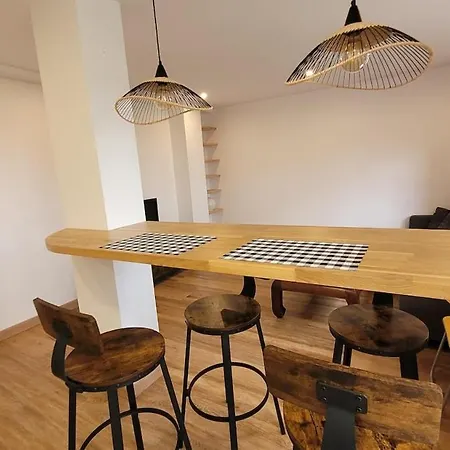 Apartmán Con Cocina Abierta Y Vistas Verdes