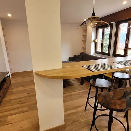 Con Cocina Abierta Y Vistas Verdes Appartement Oviedo