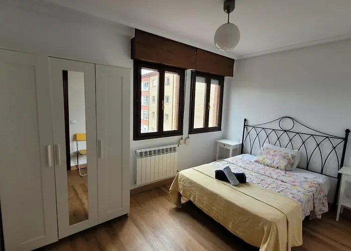 Con Cocina Abierta Y Vistas Verdes Apartment