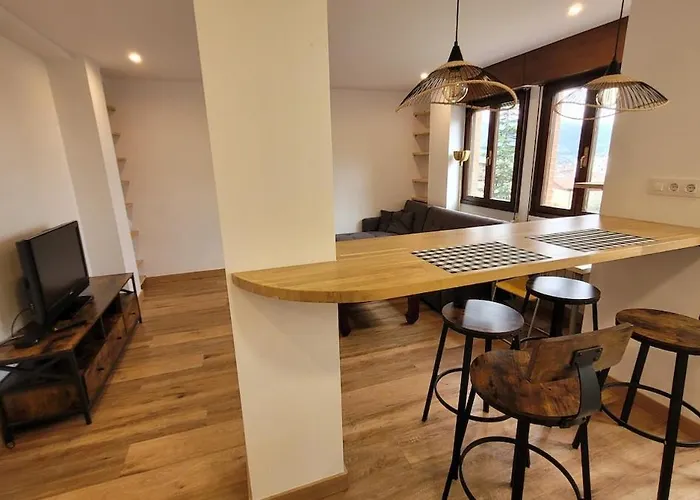 Con Cocina Abierta Y Vistas Verdes Apartment Oviedo