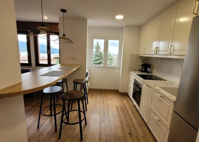 Con Cocina Abierta Y Vistas Verdes * Oviedo