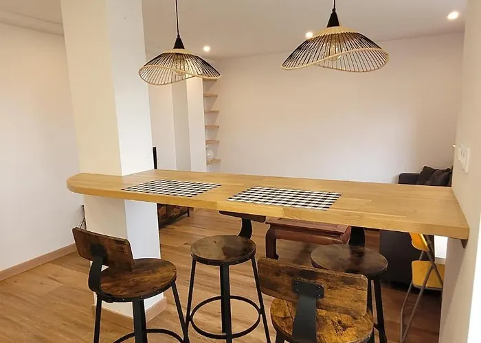 Con Cocina Abierta Y Vistas Verdes Appartement